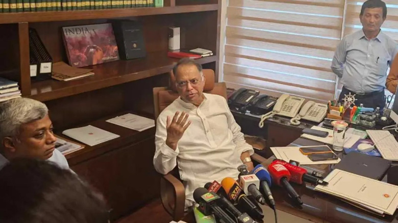 তেলের পর্যাপ্ত মজুত রয়েছে, বিক্রি বেড়ে যাওয়ায় সংকট তৈরি হয়েছে