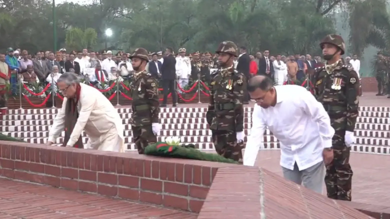 সাভারে জাতীয় স্মৃতিসৌধে রাষ্ট্রপতি ও প্রধানমন্ত্রীর শ্রদ্ধা