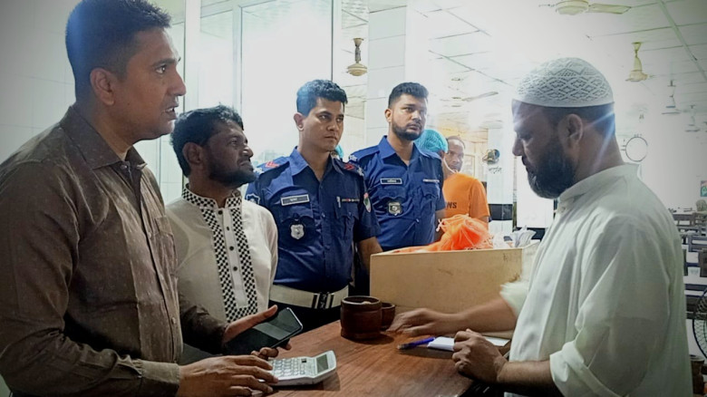 পচা-বাসি খাবার রাখা দায়ে নাজমা হোটেল এন্ড রেস্টুরেন্টকে ১ লাখ টাকা জরিমানা