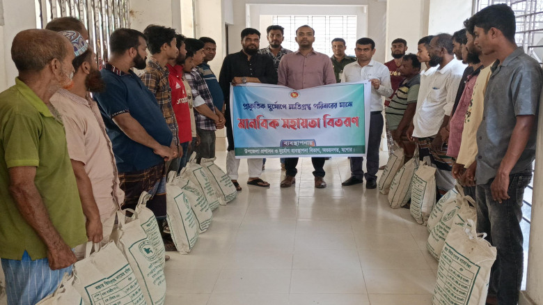 অভয়নগরে আগুনে ক্ষতিগ্রস্তদের আর্থিক ও মানবিক সহায়তা প্রদান