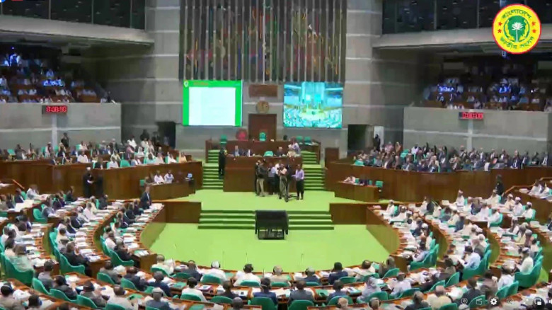 সরকারি চাকরিতে প্রবেশের বয়স ৩২ কার্যকর