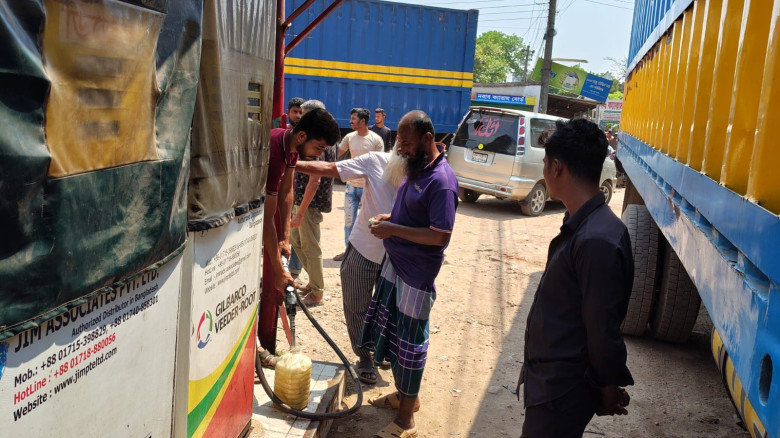 ড. ইউনূস ও অন্তর্বর্তীকালীন সরকারের উপদেষ্টাদের দেশত্যাগে নিষেধাজ্ঞা
