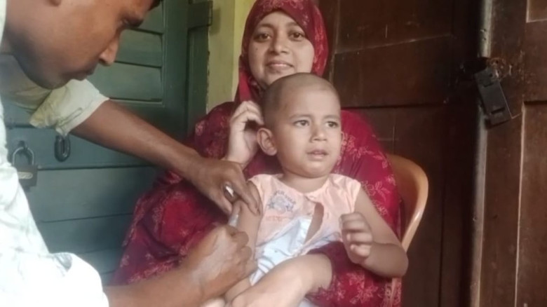 যশোরে দ্বিতীয় দিনেই ৪ হাজার শিশুর হাম-রুবেলা টিকা গ্রহণ