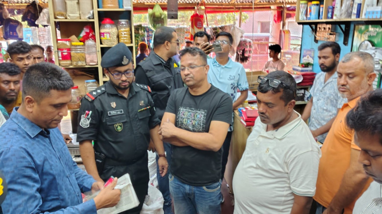 যশোরে ৪৩ হাজার লিটার ভোজ্য তেল জব্দ