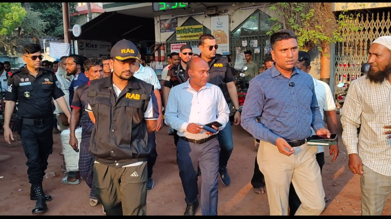 হেলমেট ও ফিটনেস কাগজ পত্র না থাকলে মিলবে না তেল