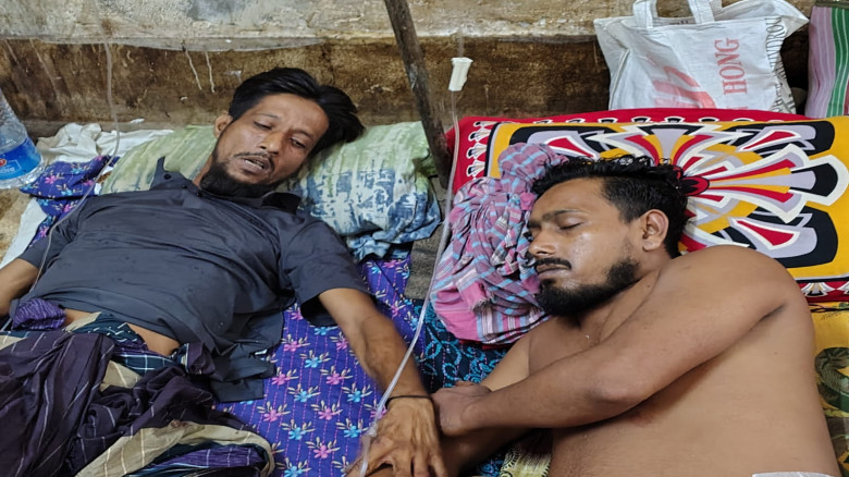 যশোরে বসতঘরে ঢুকে দুইজনকে ছুরিকাঘাত