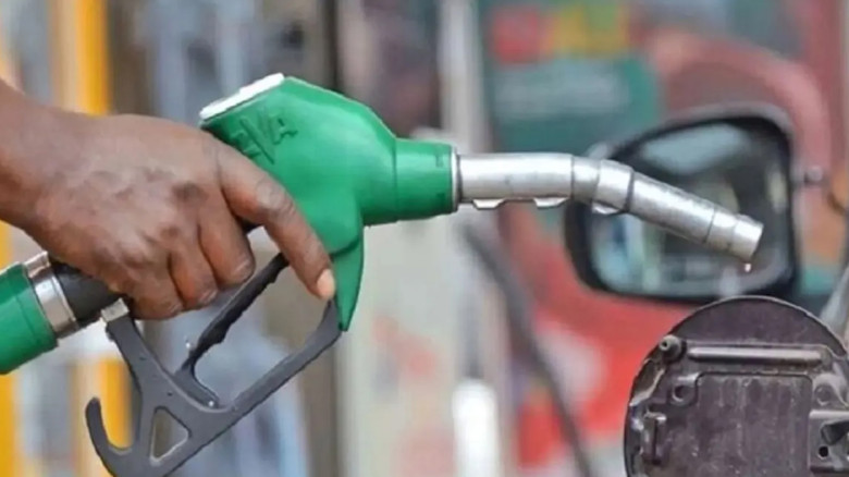 জ্বালানি তেলের দাম বাড়াল সরকার: অকটেন ১৪০ ও পেট্রো...