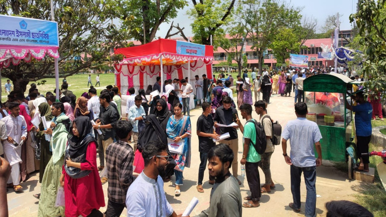 যশোরে উৎসবমুখর পরিবেশে জাতীয় বিশ্ববিদ্যালয়ের ভর্তি...