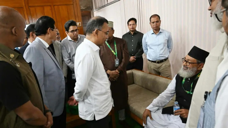 বিরোধী দলের অসুস্থ এমপির খোঁজ নিলেন প্রধানমন্ত্রী