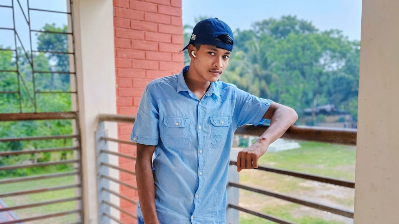 কেশবপুরে সড়ক দুর্ঘটনায় ফিলিং স্টেশনের নজেলম্যান নিহত, আহত ২