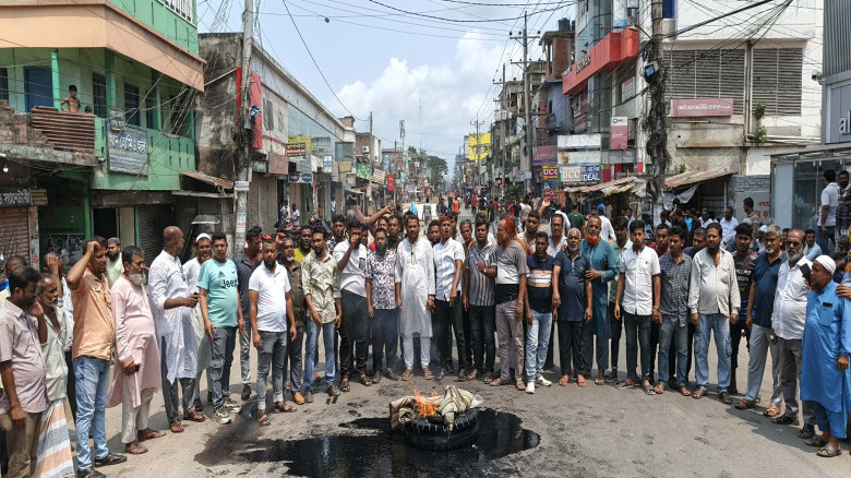 অভয়নগরে ব্যবসায়ী আনিছুর হত্যা,চলছে সকাল-সন্ধ্যা হরতাল