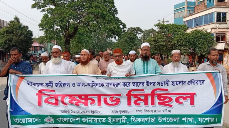শার্শায় ‘আম ক্যালেন্ডার’ উপেক্ষা: কেমিক্যাল দিয়ে পাকানো অপরিপক্ক হিমসাগরে সয়লাব বেলতলা বাজার