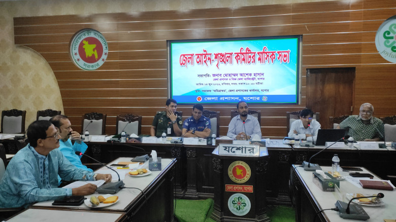 লাইসেন্স ছাড়া ভ্যান-রিকশা নয়, যানজট নিরসনে কঠোর সিদ্ধান্ত যশোর জেলা আইন-শৃঙ্খলা কমিটির