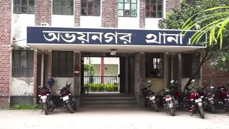 হাপানিয়া সরকারি প্রাথমিক বিদ্যালয়ের ভারপ্রাপ্ত প্রধান শিক্ষক রেজাউল ইসলামের বিদায় সংবর্ধনা