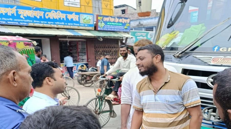 মহাসড়কে যানজট সৃষ্টির দায়ে গড়াই বাসের চালককে জরিমানা