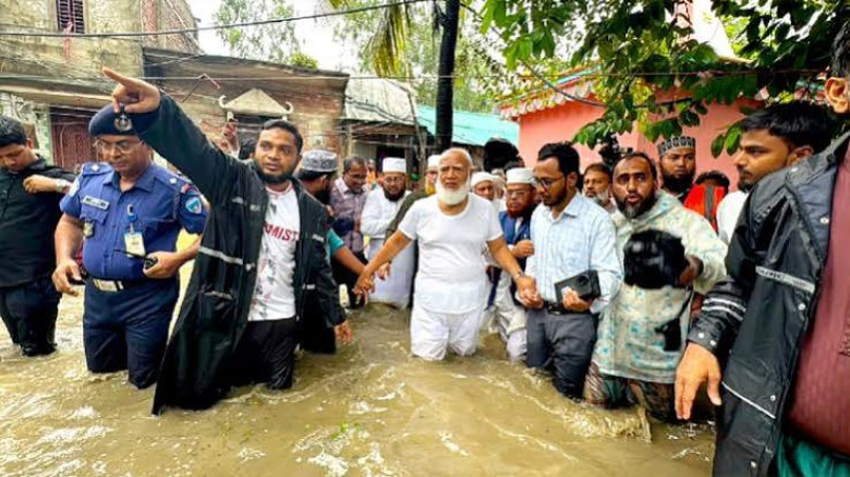 যশোরে উগ্রবাদে সম্পৃক্ততার অভিযোগে তরুণ আটক, জব্দ চাপাতি ও ইলেকট্রনিক ডিভাইস