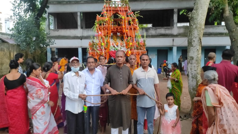 যশোরে উৎসবমুখর পরিবেশে শ্রী শ্রী জগন্নাথ দেবের রথয...