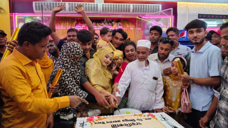 যশোরে অভিজাত খাবারের প্রতিষ্ঠান ‘ক্যাফে জান্নাত’-এ...
