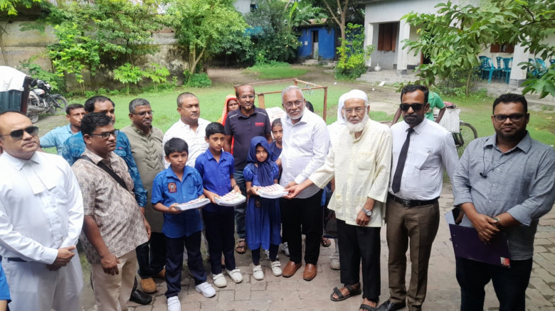 যশোরে ১০০ শিক্ষার্থীকে শিক্ষা উপকরণ ও দুস্থদের স্বাবলম্বীকরণ সামগ্রী দিলো ‘জিএসকেএস’