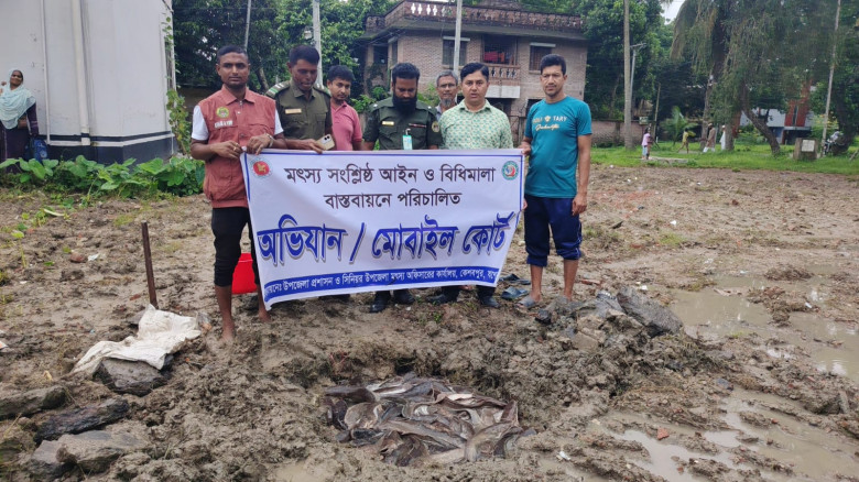 কেশবপুরে নারীদের স্বাবলম্বী করতে ছাগল বিতরণ