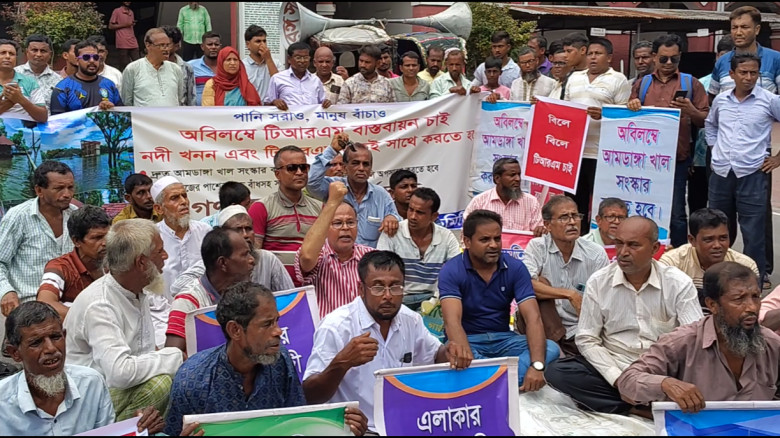 ভবদহের জলাবদ্ধতা নিরসনে ৩ দফা দাবিতে যশোরে অবস্থান কর্মসূচি