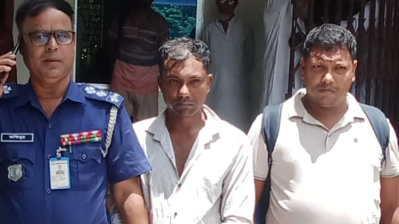 বাবার লাশ বাড়িতে রেখে পরীক্ষা দেওয়া চৌগাছার ঋতুর জিপিএ-৫, অদম্য মেধার পরও উচ্চশিক্ষা নিয়ে শঙ্কা