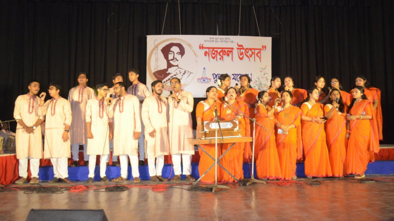 নজরুল বর্ষ উপলক্ষে যশোরে পুনশ্চের বর্ণাঢ্য নজরুল উৎসব অনুষ্ঠিত