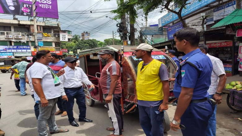 পুলেরহাটে তানসীপ ট্রেডার্সকে লাখ টাকা জরিমানা