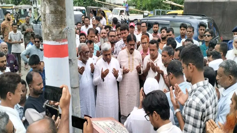 যশোর পৌরসভার দুই ওয়ার্ডে রাস্তা-ড্রেন নির্মাণ কাজের উদ্বোধন